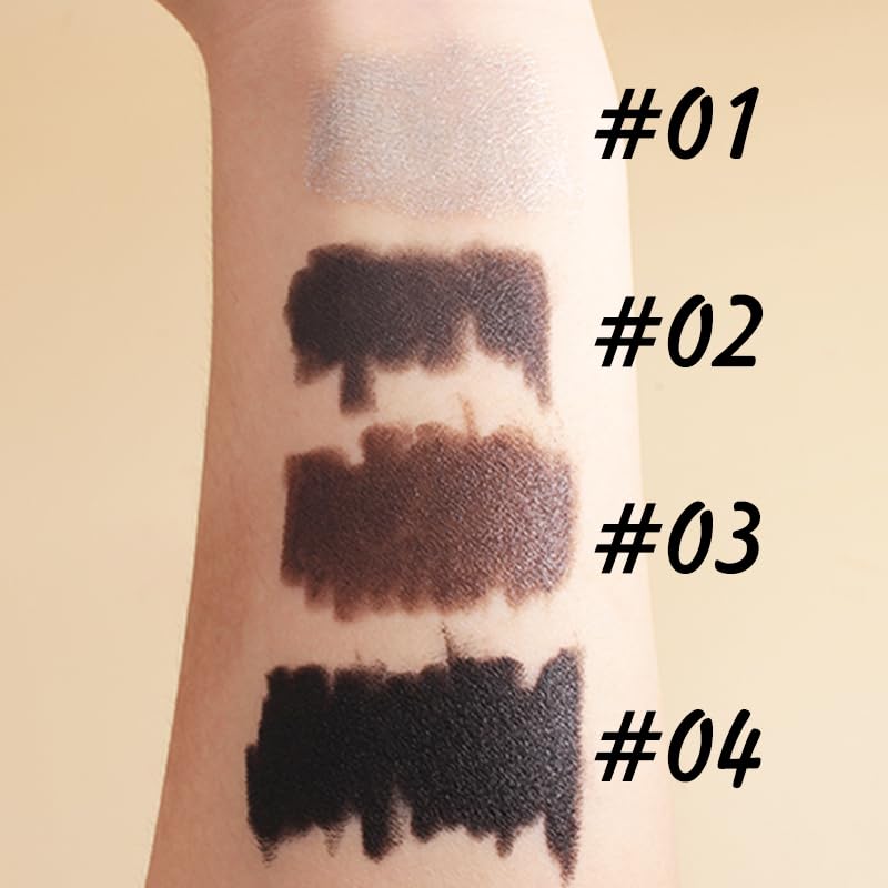 Bangfeng delineador con efecto smokey para un look dramático.