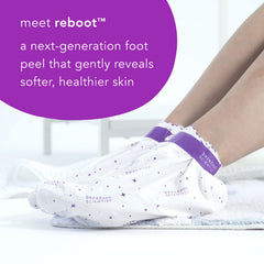 Aplicación del gel de Barefoot Scientist Reboot para exfoliación suave.