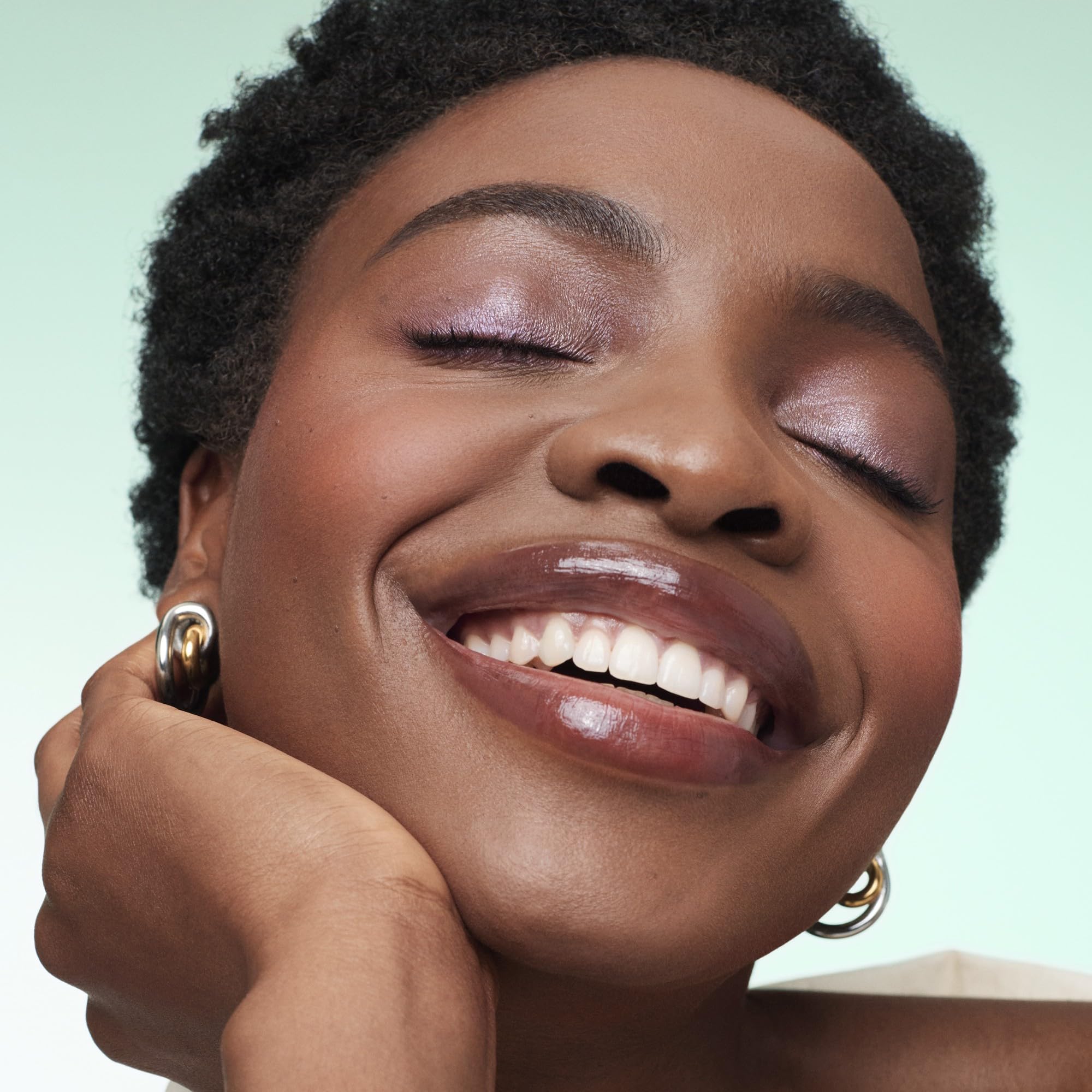 bareMinerals Mineralist brillo labial Serenity, cuidado suave para labios durante el día.