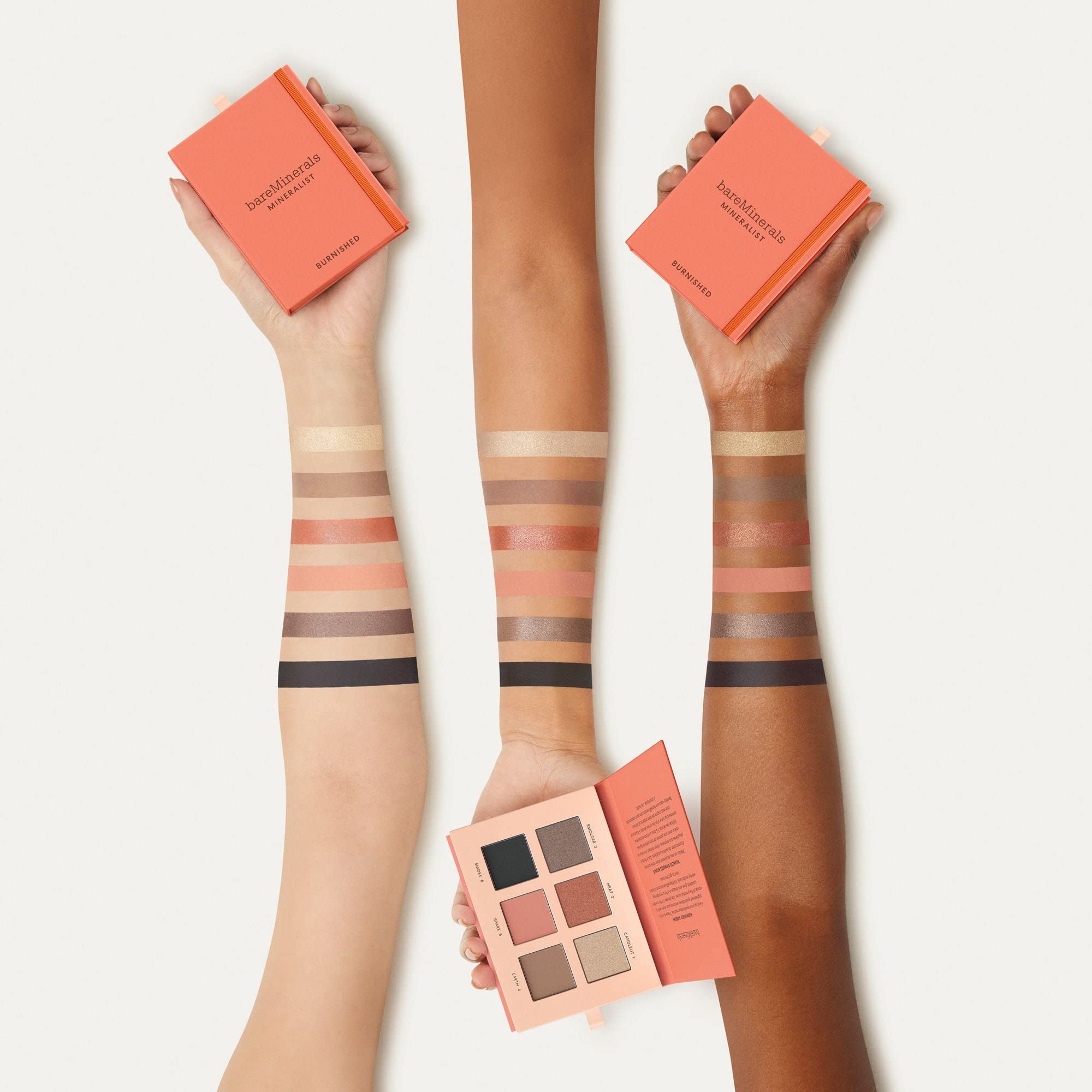 bareMinerals Mineralist Eyeshadow Palette Burnished, aplicación suave gracias a la textura cremosa
