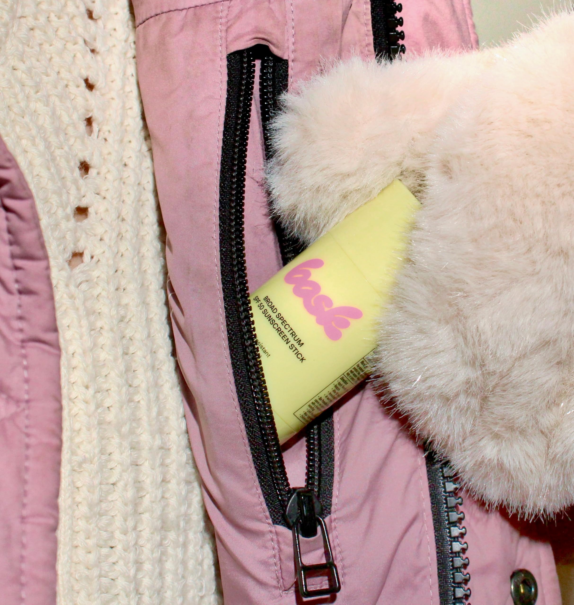 Bask Stick crea barrera resistente al sudor y a la nieve.