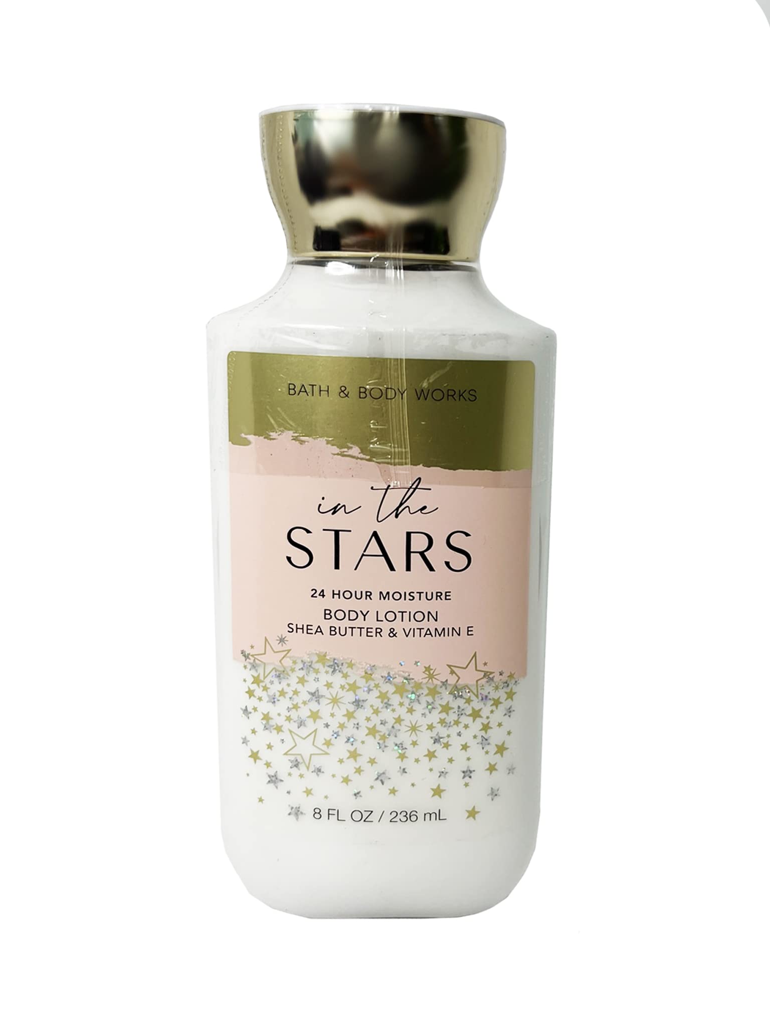 Bath & Body Works In The Stars, textura cremosa, ideal para lograr piel suave tras la aplicación diaria.
