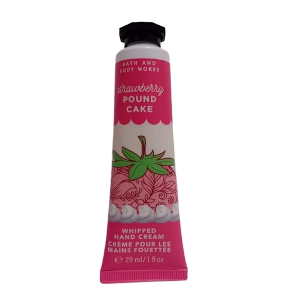 Bath & Body Works Strawberry Pound Cake crema de manos, manteca de karité, hidratación suave para uso diario.