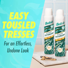Batiste Champú Seco Texturizante aporta textura playa para un look despeinado.