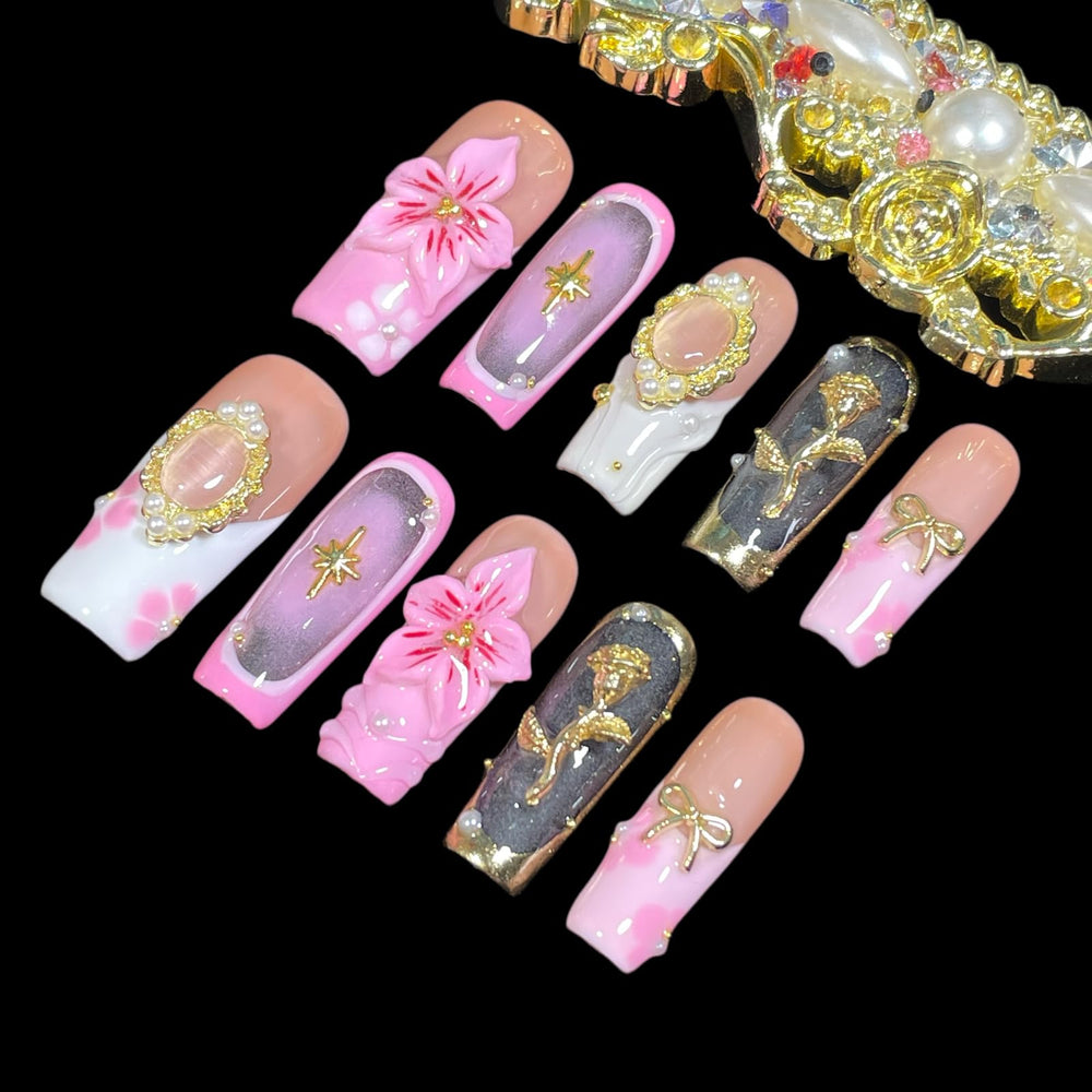 BByogooz uñas con perlas y marco dorado, estilo lujoso.