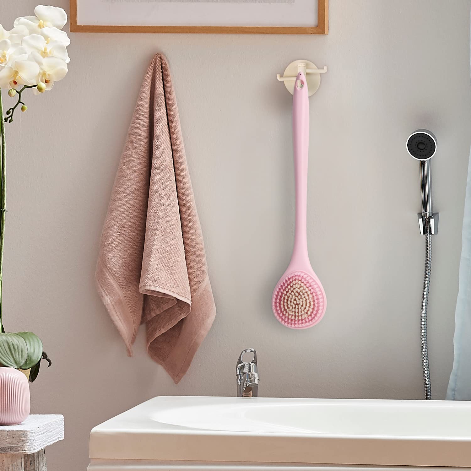 BEDELITE cepillo con mango ergonómico para ducharse