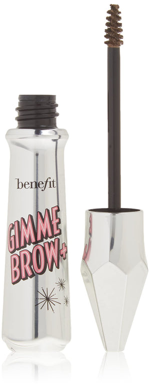 Benefit Gimme Brow: aplicador preciso define cejas con volumen inmediato.