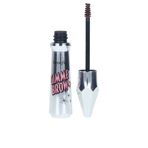 Benefit Gimme Brow: gel fibroso voluminizador para cejas, define y fija el color con aplicación suave.