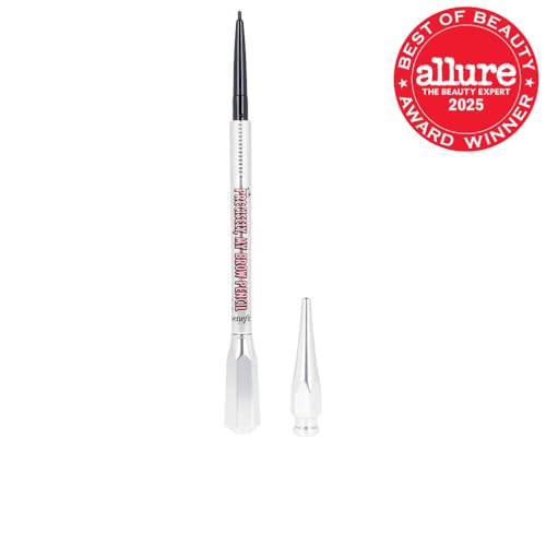 Benefit lápiz de cejas con cepillo espiral integrado para peinar y definir.