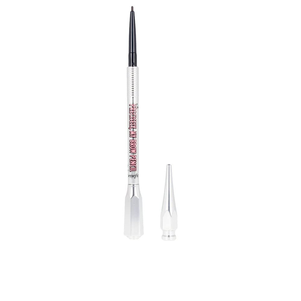 Benefit lápiz de cejas con punta ultra fina para trazos naturales.