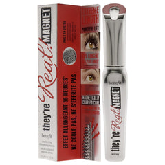 Empaque negro elegante con formato de 0.32 oz para uso diario.
