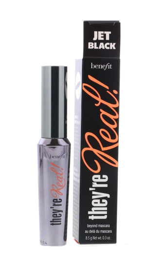 Benefit They're Real Mascara: punta de brocha para separación de pestañas.