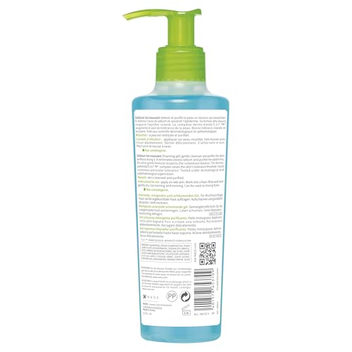 Bioderma Sébium Gel, espuma en la mano para una limpieza suave y eficaz.