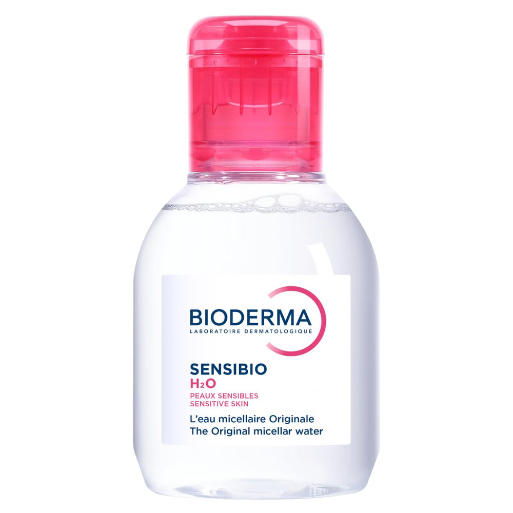 Bioderma Sensibio H2O en bote de viaje, cómodo para retoques faciales.