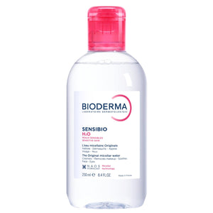 Bioderma Sensibio H2O, botella de 250 ml, limpieza suave para piel sensible.