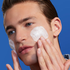 Biotherm Aquapower gel transforma en crema y refresca la piel.