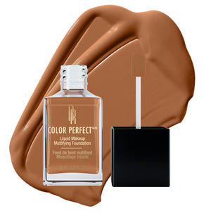 Base líquida Black Radiance Color Perfecto en tono caramelo, cobertura total para tono uniforme.
