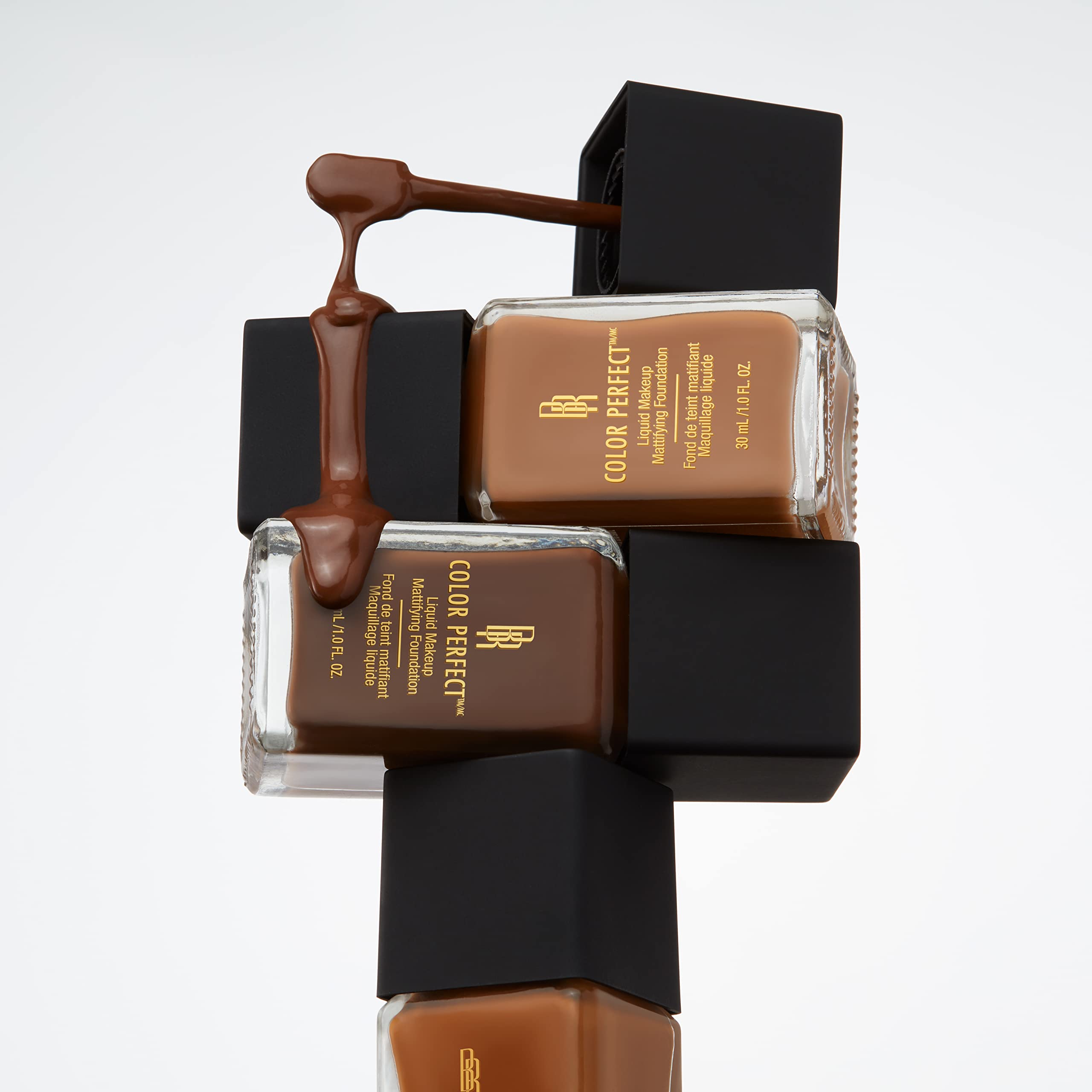 Black Radiance Color Perfect Liquid Maquillaje Cashmere: tono intenso que realza el color de la piel.