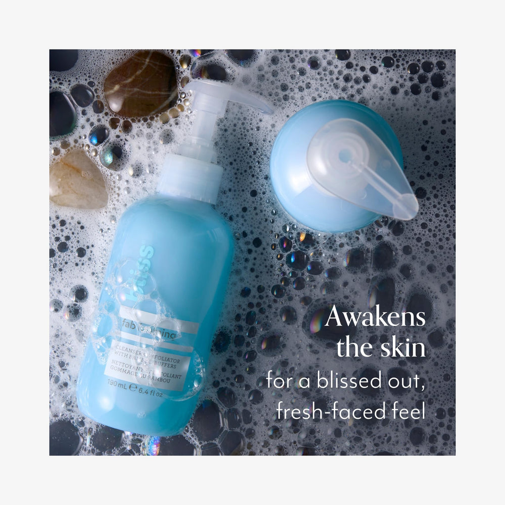 Bliss Fab Foaming, botella elegante, destaca diseño práctico y experiencia de uso.