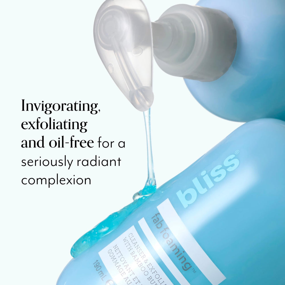 Bliss Fab Foaming contiene camomila para calmar la piel tras la exfoliación.