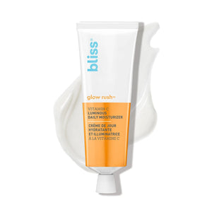 Bliss Glow Rush vitamina C ilumina la piel con brillo inmediato.