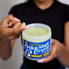 Blue Magic Acondicionador canamo indio - hierbas visibles para brillo y manejo suave.