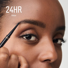 Gama de 12 tonos para cejas con color natural y duradero.