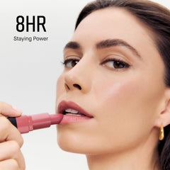 Crushed Lip Color en look manchado, acabado mate suave y duradero