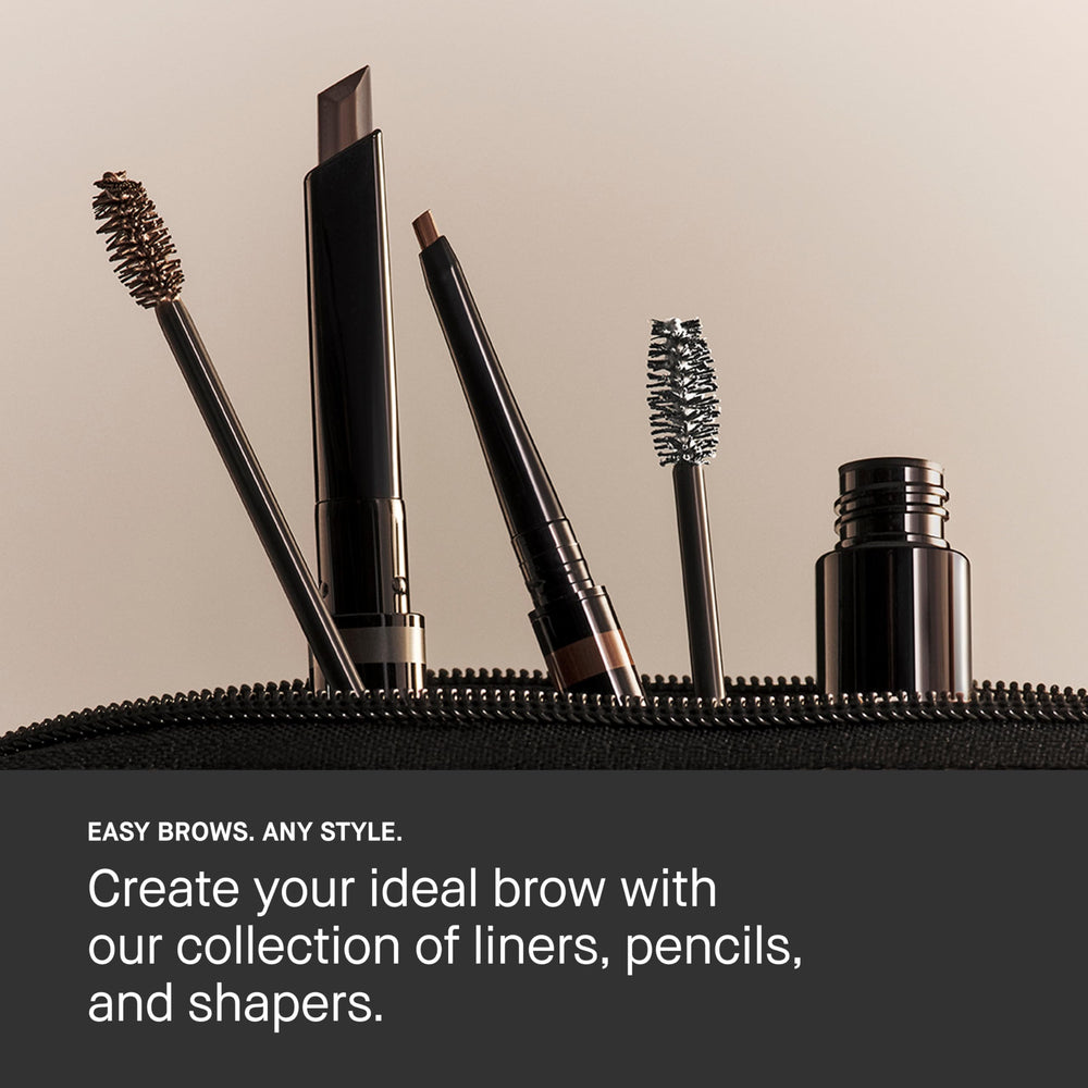 Bobbi Brown Natural Brow Shaper acabado natural en cejas