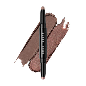 Bobbi Brown sombra cremosa de doble punta, deslizamiento suave para delineado rápido.