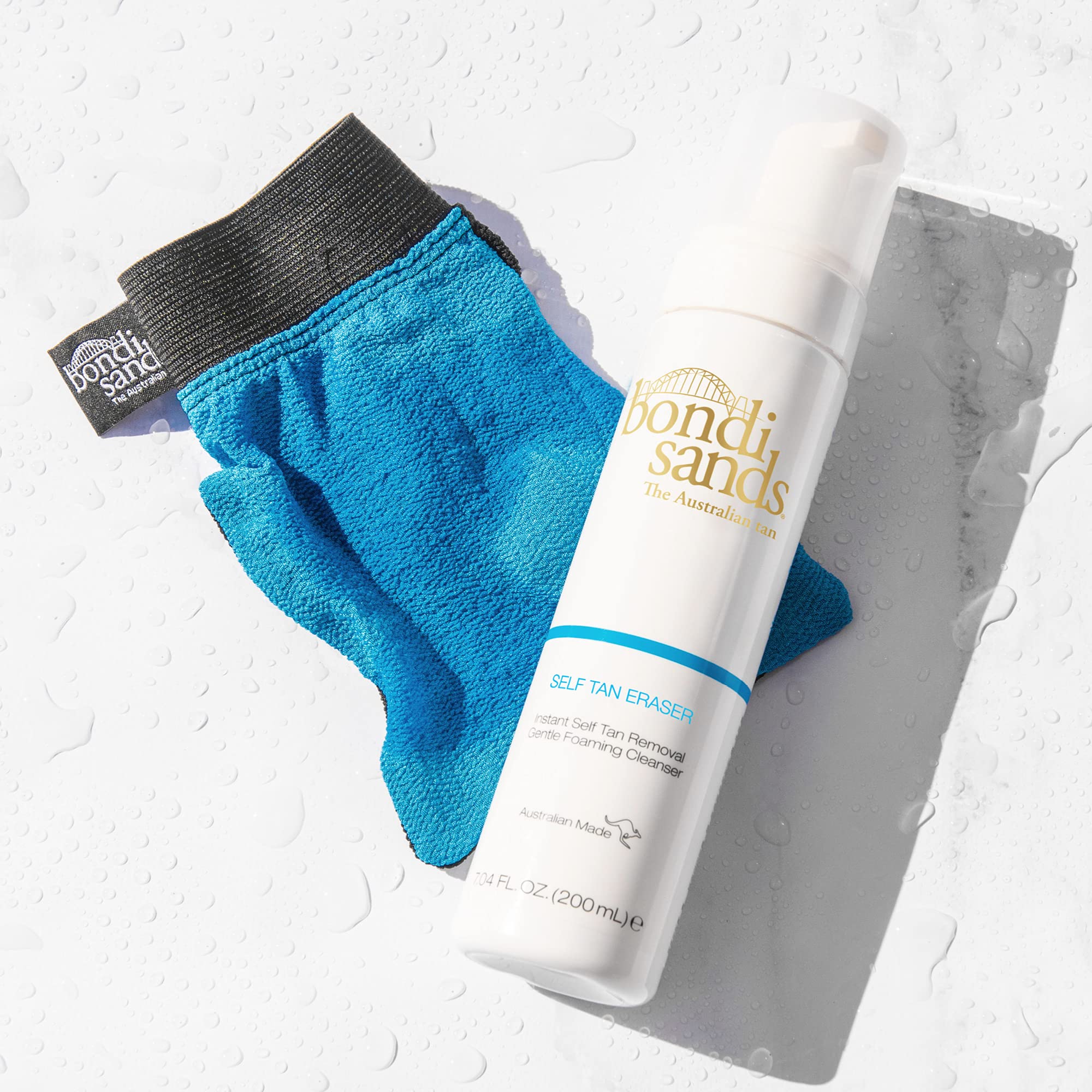 Bondi Sands guante exfoliante, evita tonos irregulares en la piel.