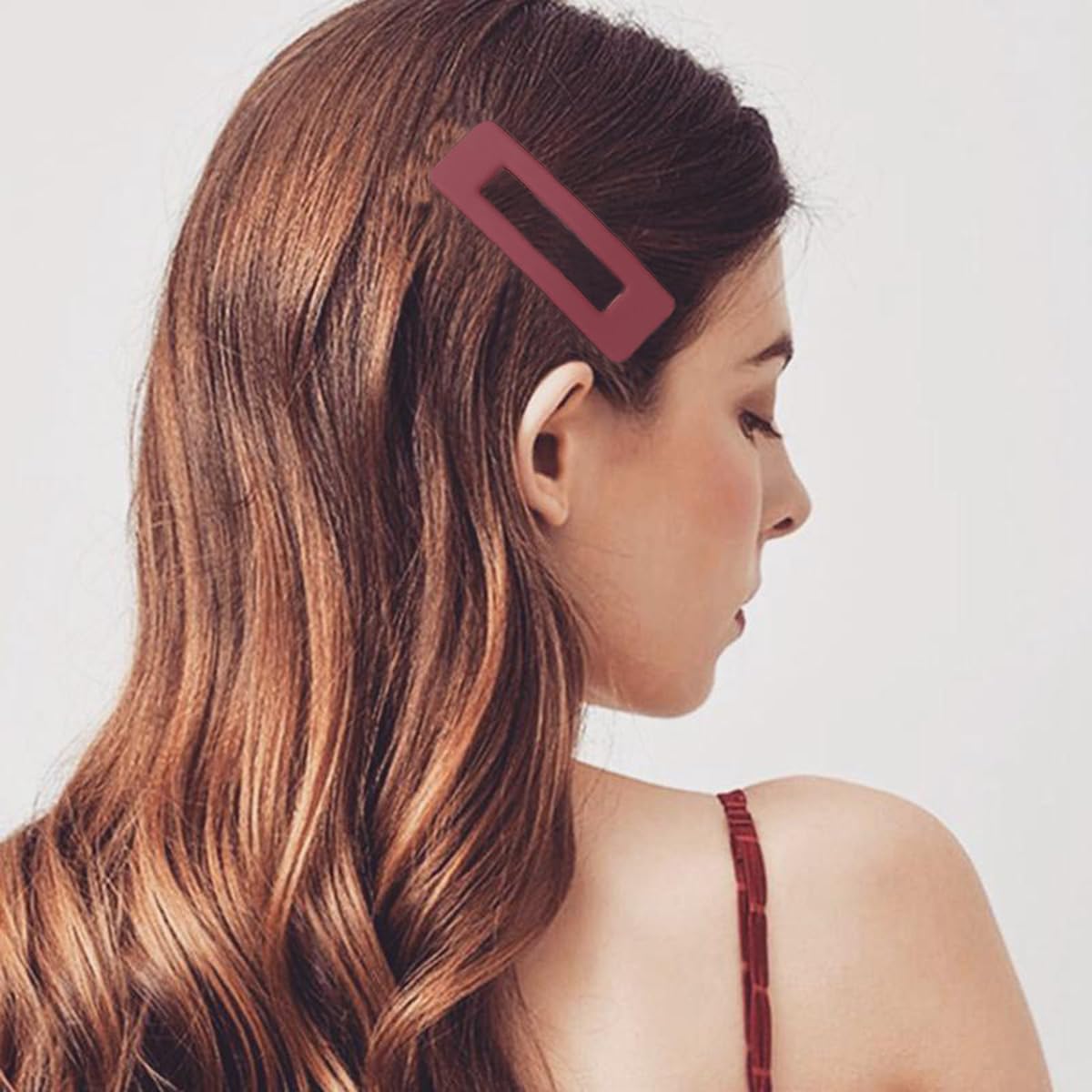 Pinzas B.PHNE para diferentes tipos de cabello; fáciles de adaptar a peinados.