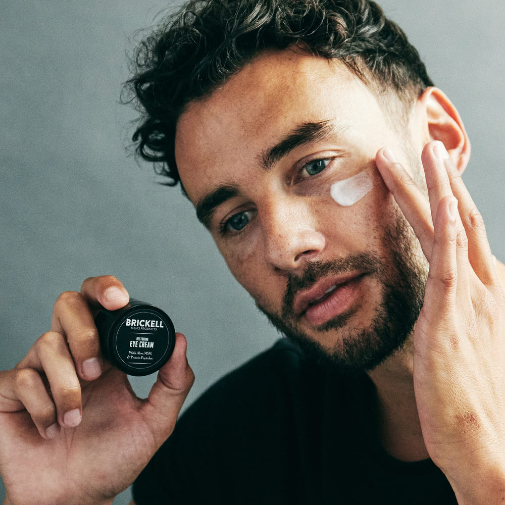 Brickell Defensa Contorno Ojos: reduce fatiga y líneas alrededor de los ojos.