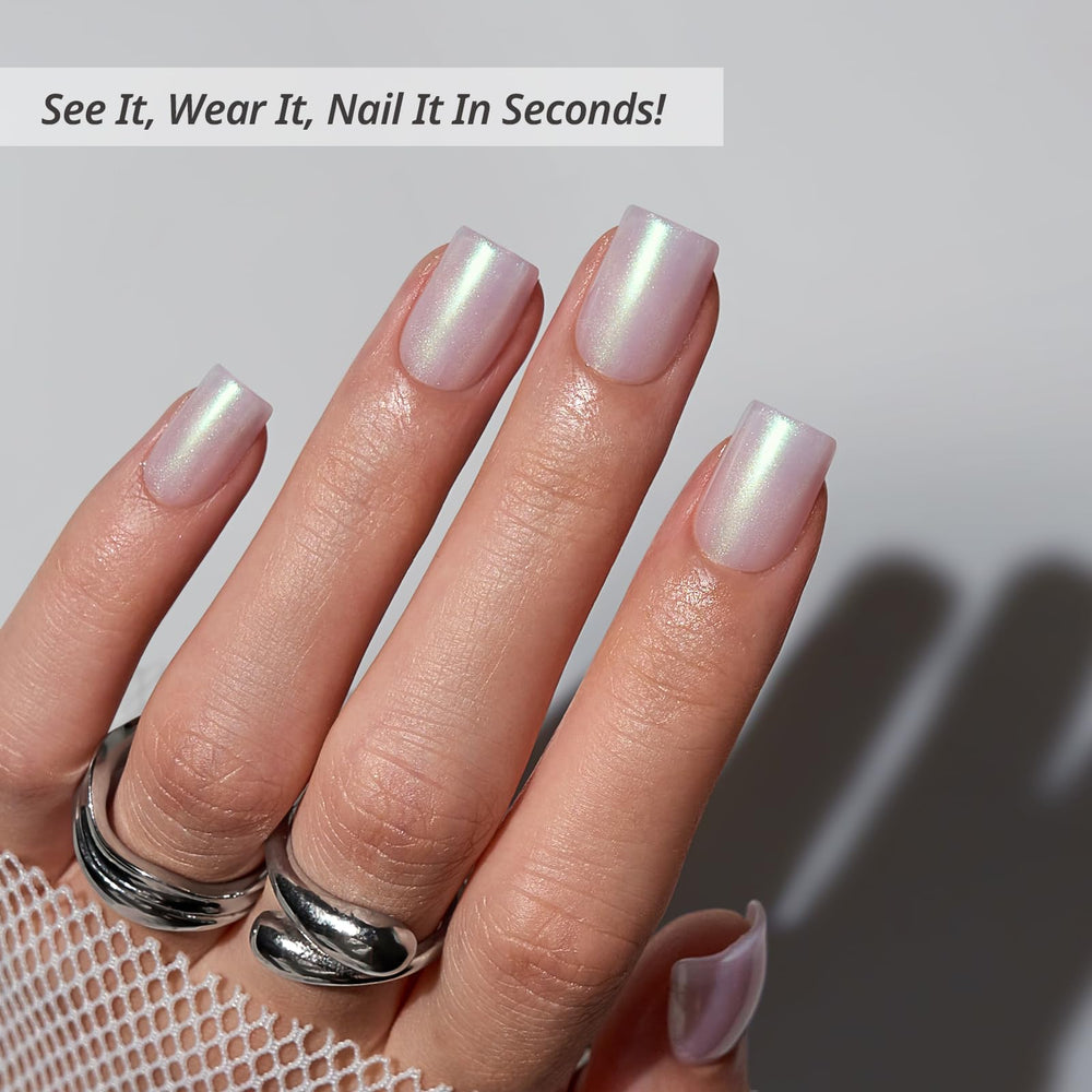 BTArtbox detalle brillo perlado en uñas, efecto deslumbrante para ocasiones especiales.