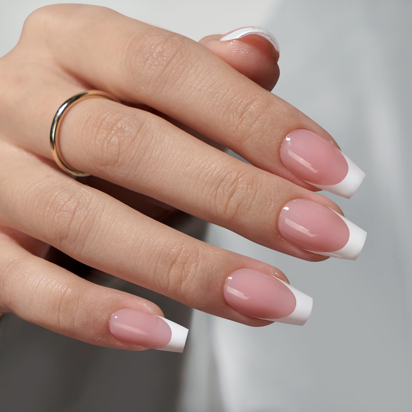 BTArtboxnails puntas frances cortas para un manicure elegante y cómodo.