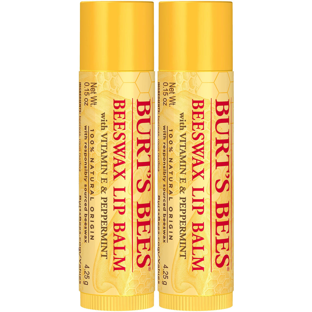 Aplicación suave de Burt's Bees balsamo labial Original para labios hidratados.