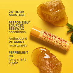 Burts Bees balsamo labial con textura mate que suaviza labios naturalmente.