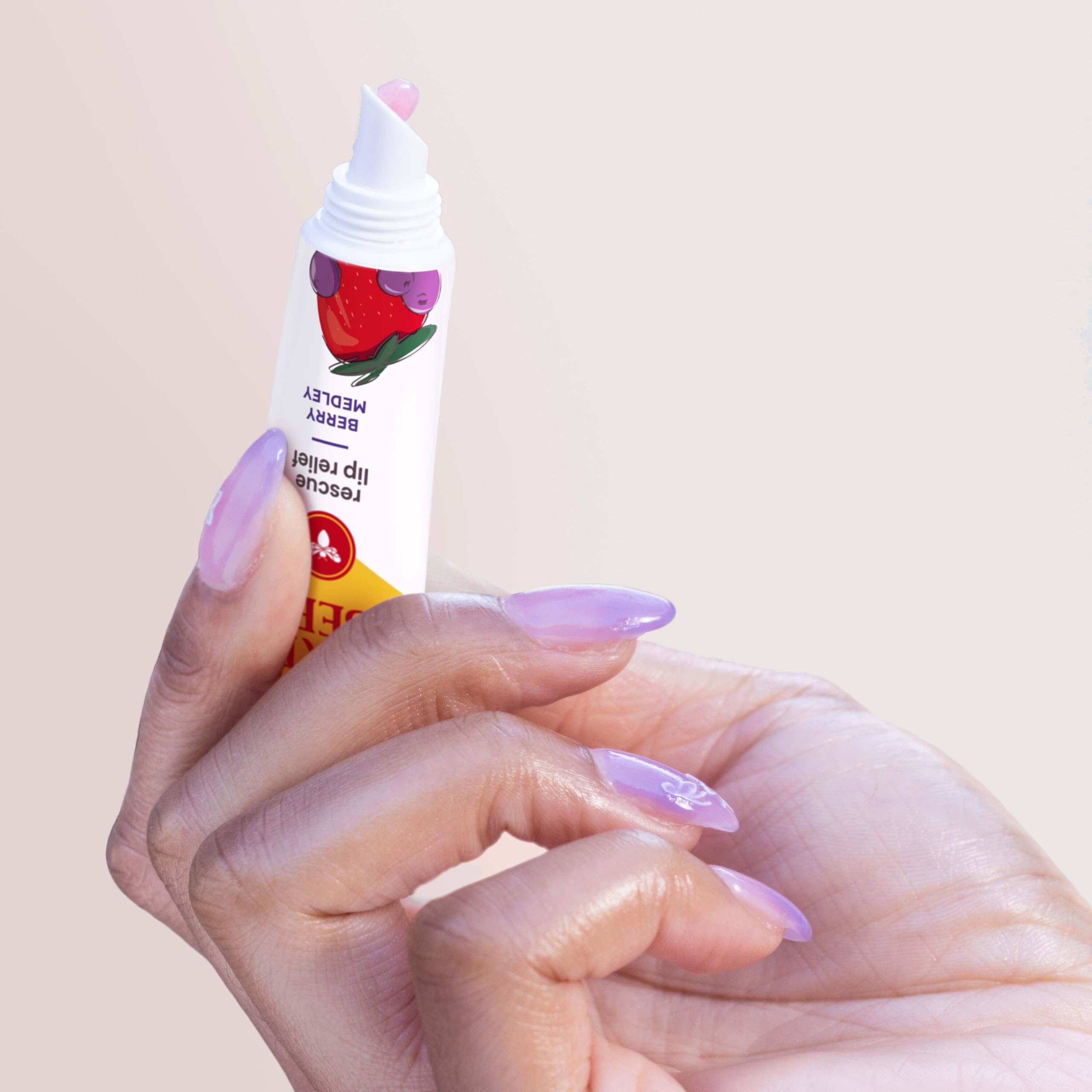 Textura ligera del bálsamo labial para uso diario