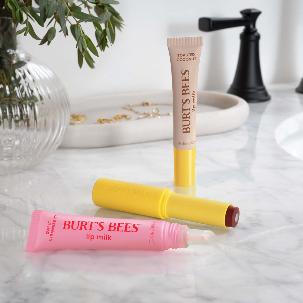 Uso Lip Milk Toasted Coconut como primer labial para intensificar color.