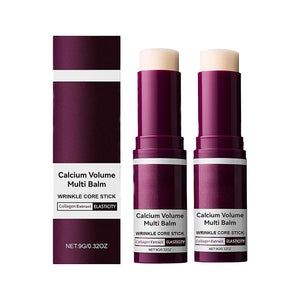 Calcium Multi Balm aplicado en labios para hidratación suave.