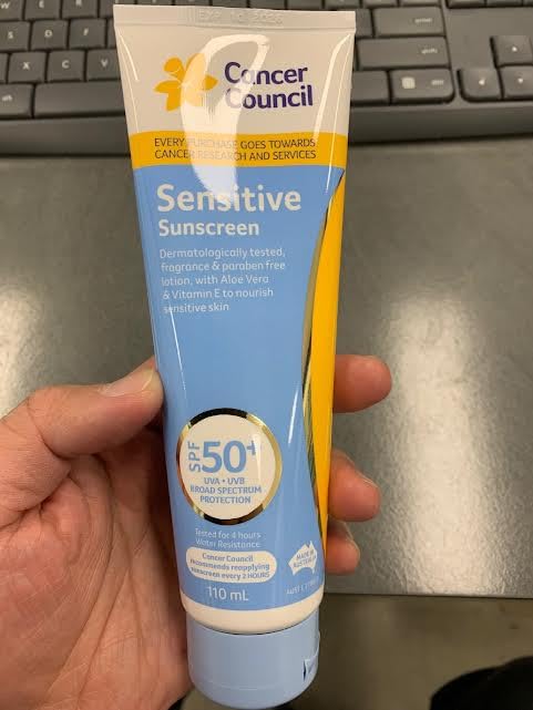 Textura cremosa del protector solar Cancer Council ideal para uso diario en piel sensible
