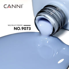 CANNI Esmalte gel azul claro, muestra en uña para cobertura uniforme.