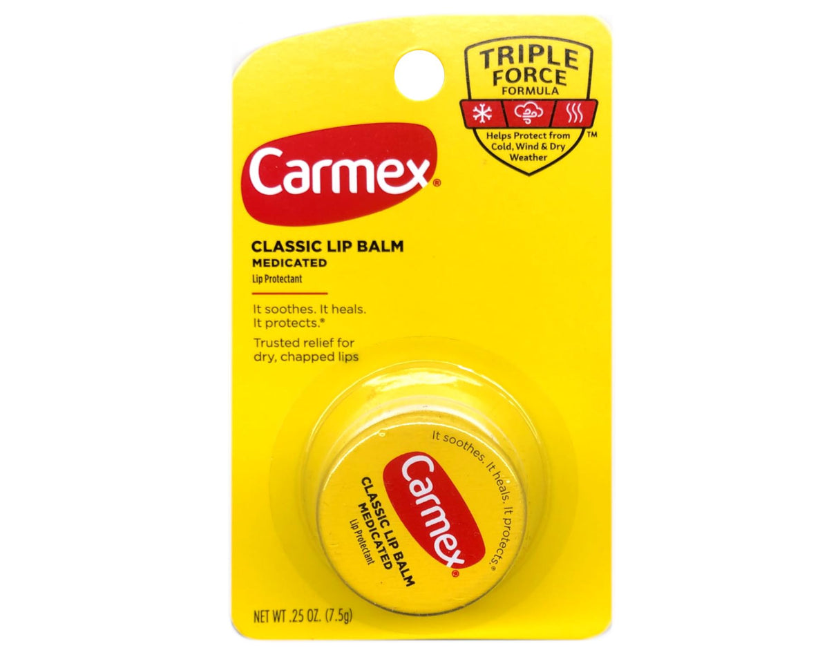 Carmex bálsamo labial original en envase compacto, ideal para retoques diarios.