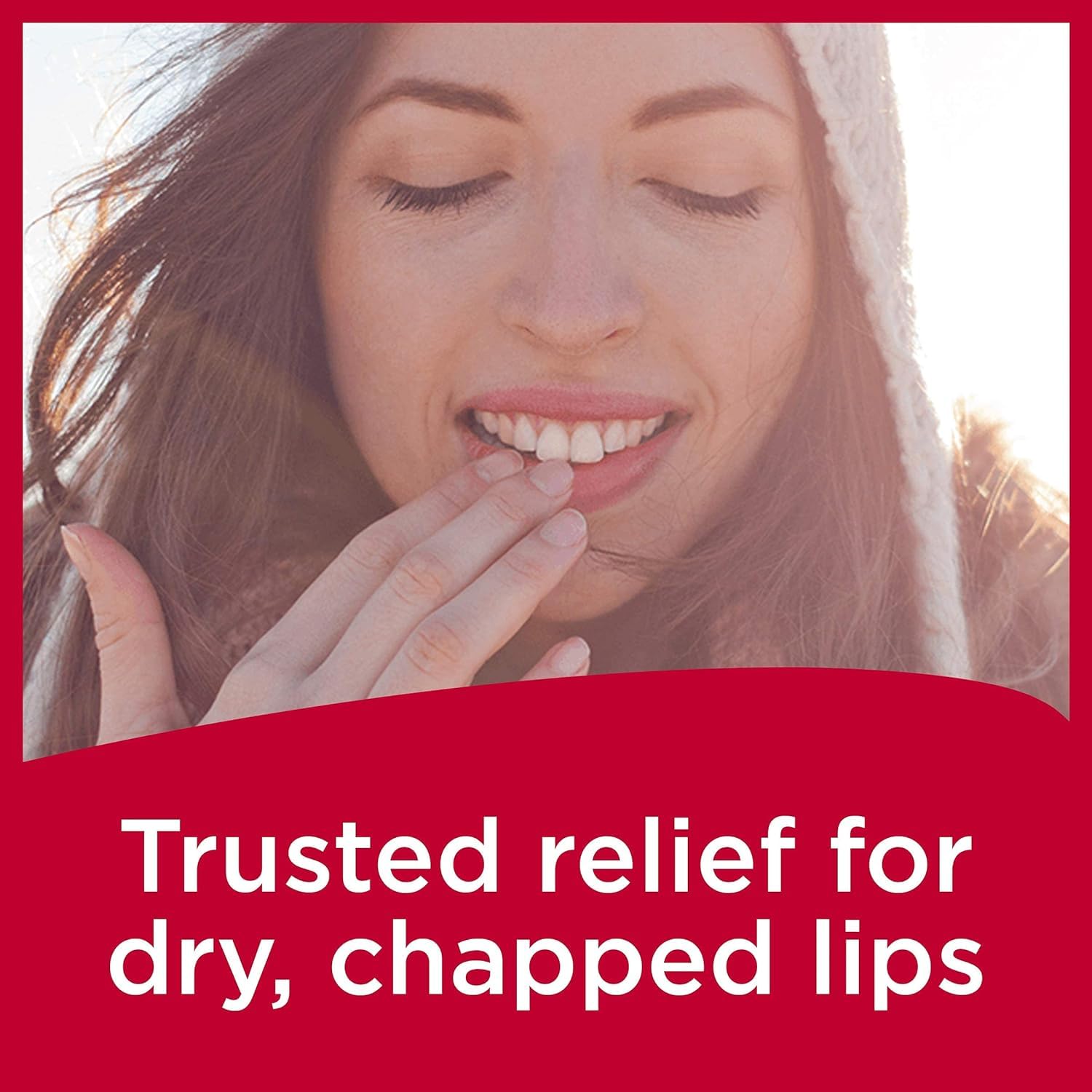 Carmex bálsamo labial en tubo, aplicación rápida y cómoda.