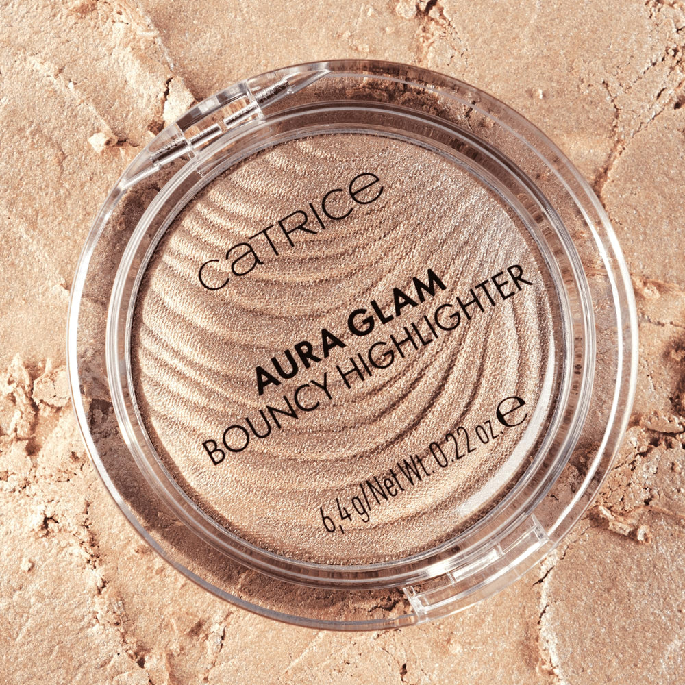 Catrice Aura Glam Iluminador para pomulos aporta iluminacion natural