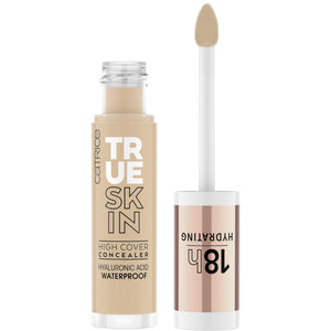Catrice True Skin High Cover: aplicación suave para una cobertura precisa.