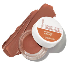 Catrice iluminador de ojeras, textura cremosa para cobertura ligera.