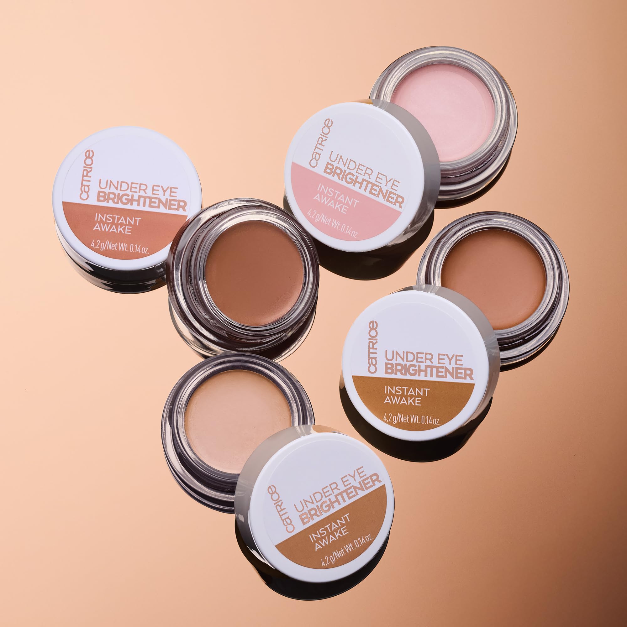 Catrice iluminador de ojeras, uso diario para un look fresco.