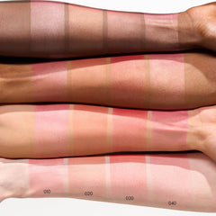 Catrice Soft Glam Baked Blush acabado radiante que realza rasgos naturales.