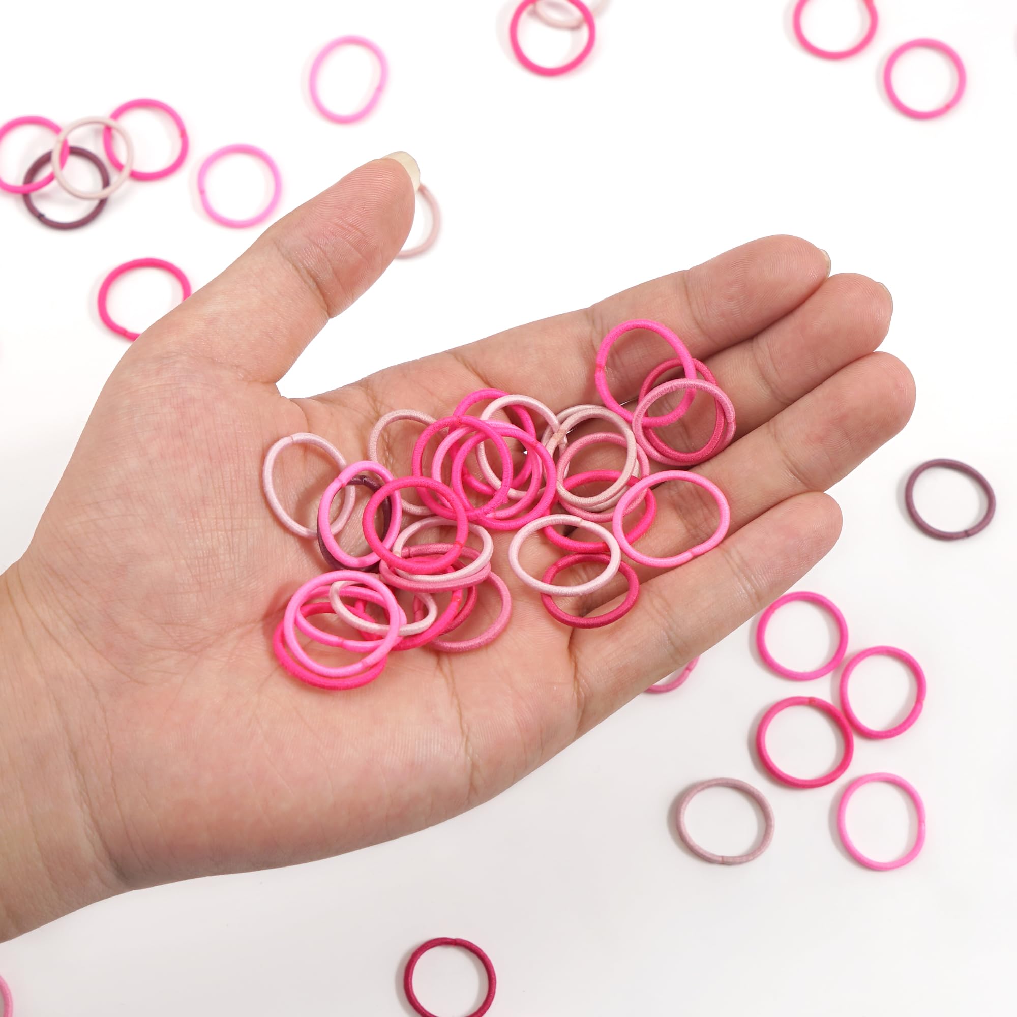 Elásticos CÉLLOT para deporte ligero, sujetan firmemente durante juego.